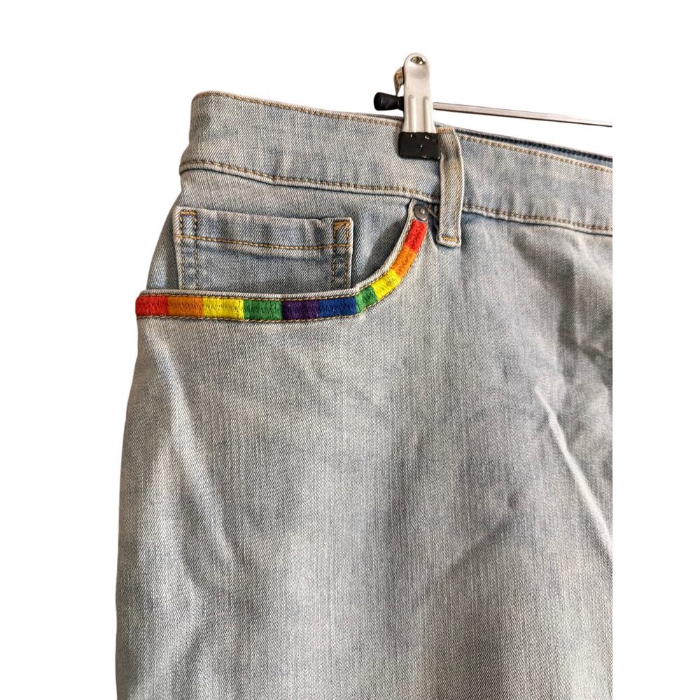 Lane Bryant Women's Plus Size Pride Rainbow Pocket Boyfriend Capri Size 24 New - Picture 4 of 8